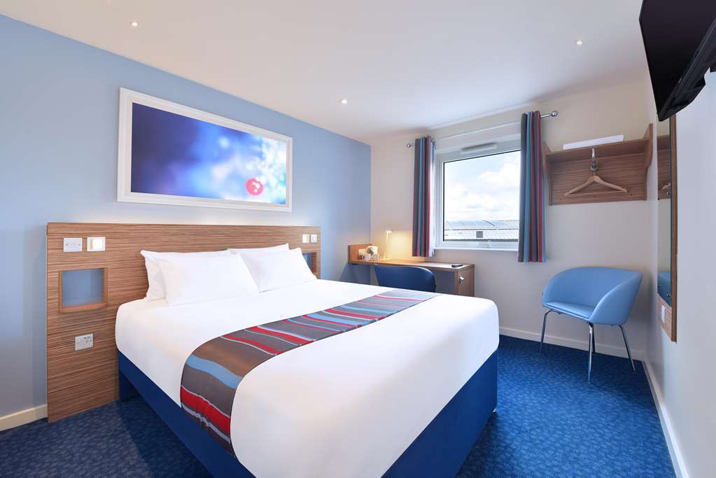 Travelodge Bristol Severn View M48 Elberton Room photo