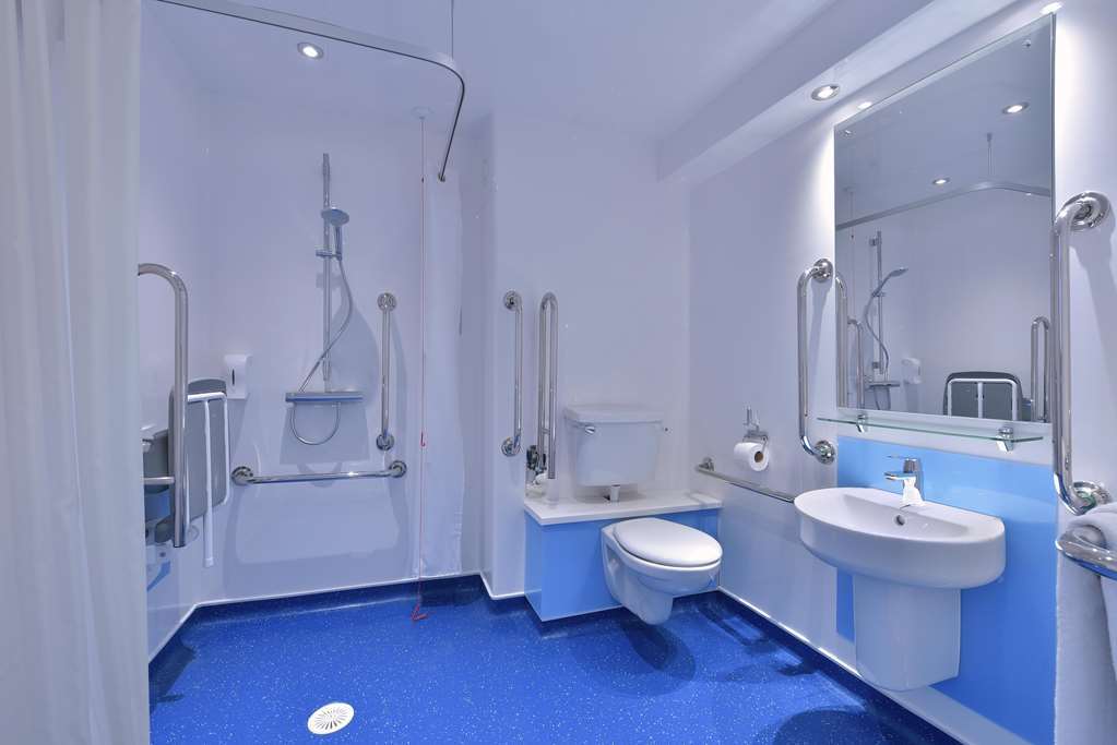 Travelodge Bristol Severn View M48 Elberton Room photo